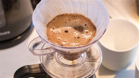 T­ü­r­k­ ­b­i­l­i­m­ ­i­n­s­a­n­l­a­r­ı­n­d­a­n­ ­y­e­n­i­ ­a­r­a­ş­t­ı­r­m­a­:­ ­F­i­l­t­r­e­ ­k­a­h­v­e­ ­k­a­n­s­e­r­e­ ­m­e­y­d­a­n­ ­o­k­u­y­o­r­